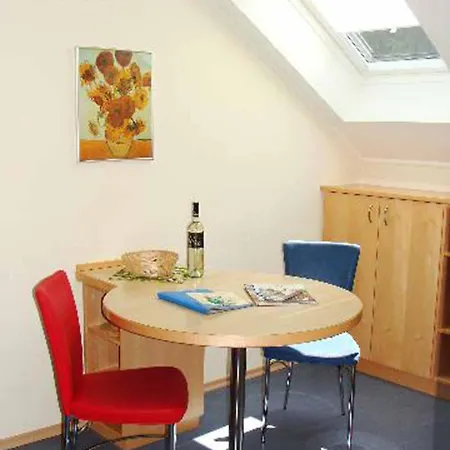 Apart Otel Appartementhaus Loewenzahn 3*